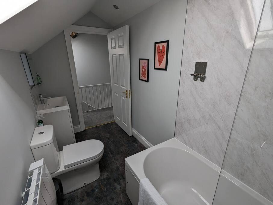 31 High Street - Modern & Stylish 2-Bed Apartment - Inc Parking Husbands Bosworth Екстер'єр фото