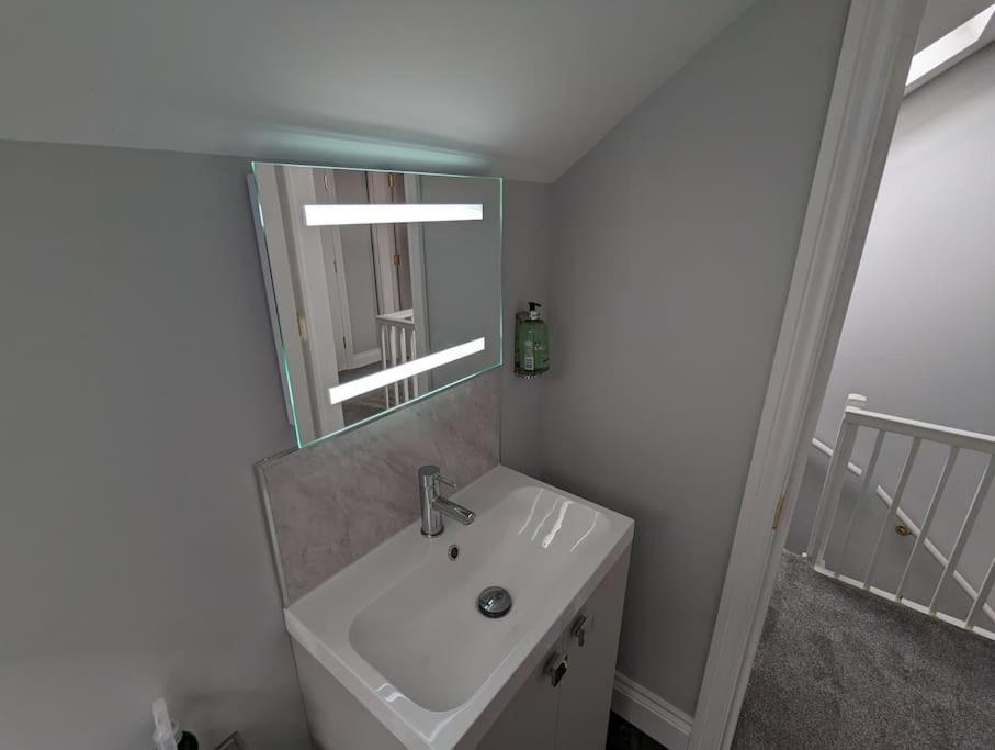 31 High Street - Modern & Stylish 2-Bed Apartment - Inc Parking Husbands Bosworth Екстер'єр фото