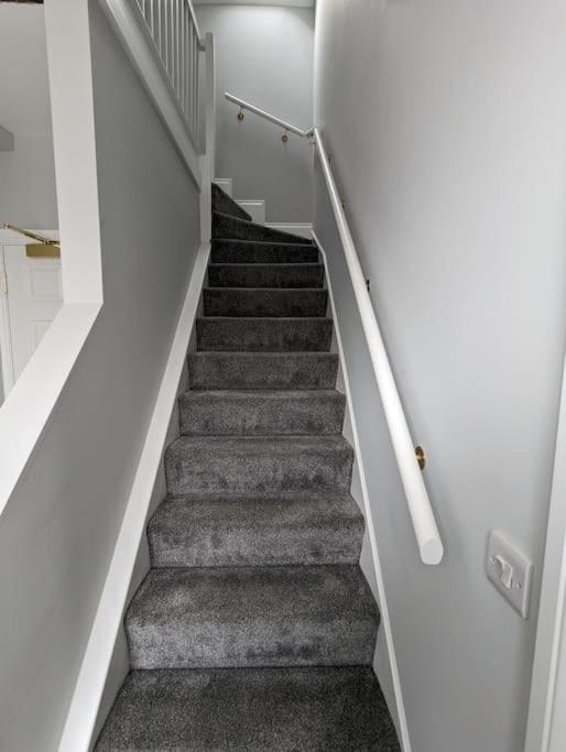 31 High Street - Modern & Stylish 2-Bed Apartment - Inc Parking Husbands Bosworth Екстер'єр фото